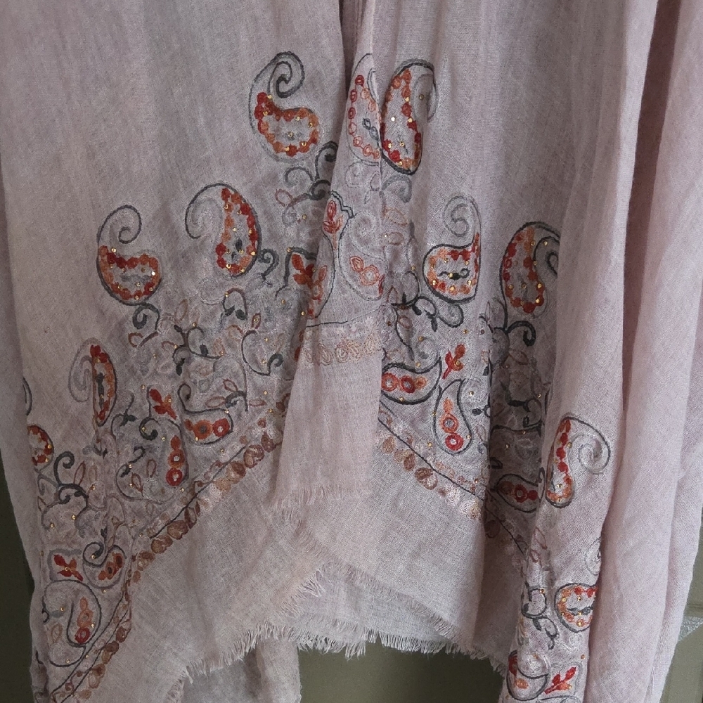 Pink Embroidered Kimono - Picture 2 of 5